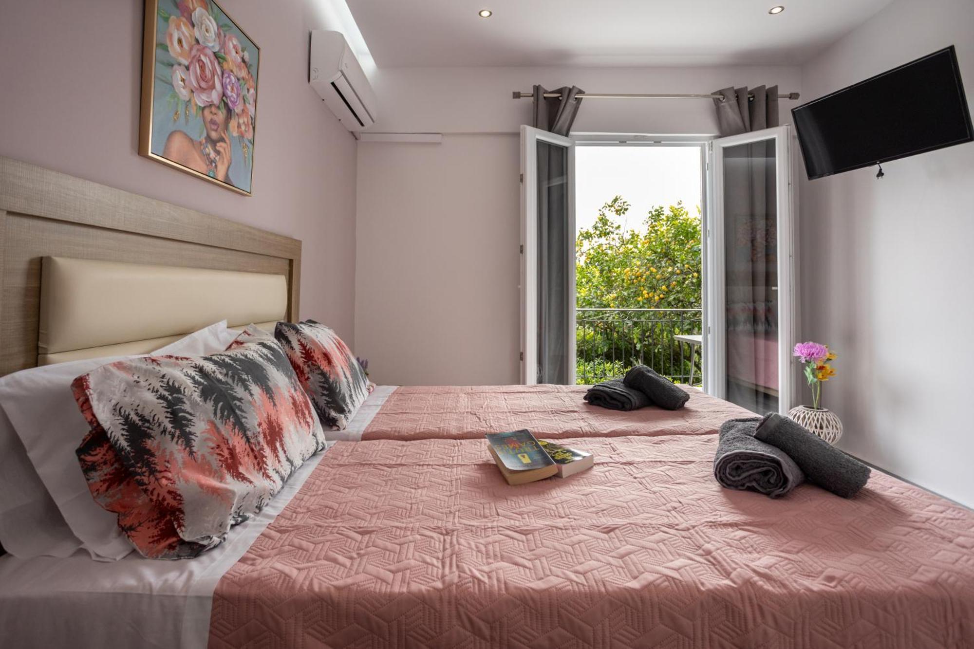 Paradiso Hotel Sea View And Pool Suites Ipsos Corfu Kültér fotó