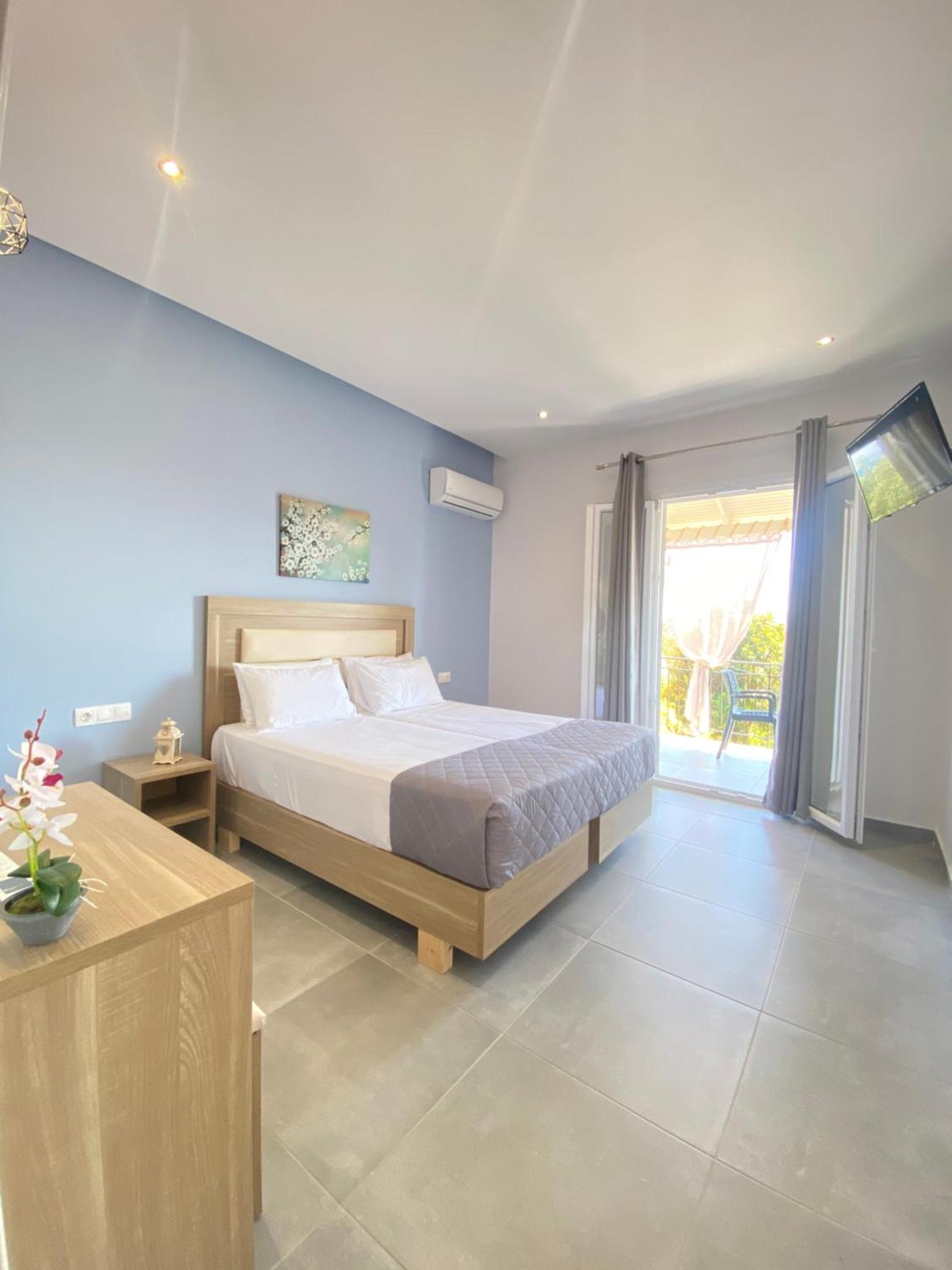 Paradiso Hotel Sea View And Pool Suites Ipsos Corfu Kültér fotó